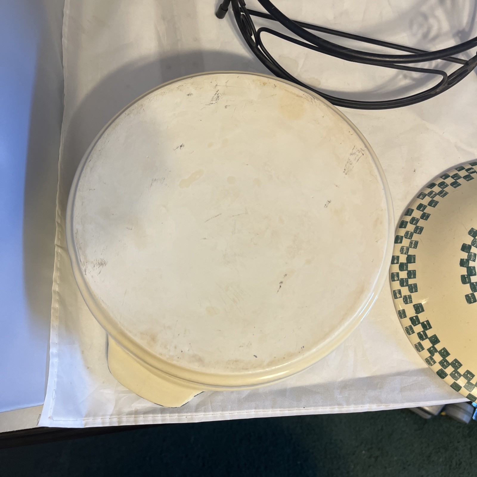 Casserole Dish Cream Painted Apple Design & Green Checkered Metal Black Holder