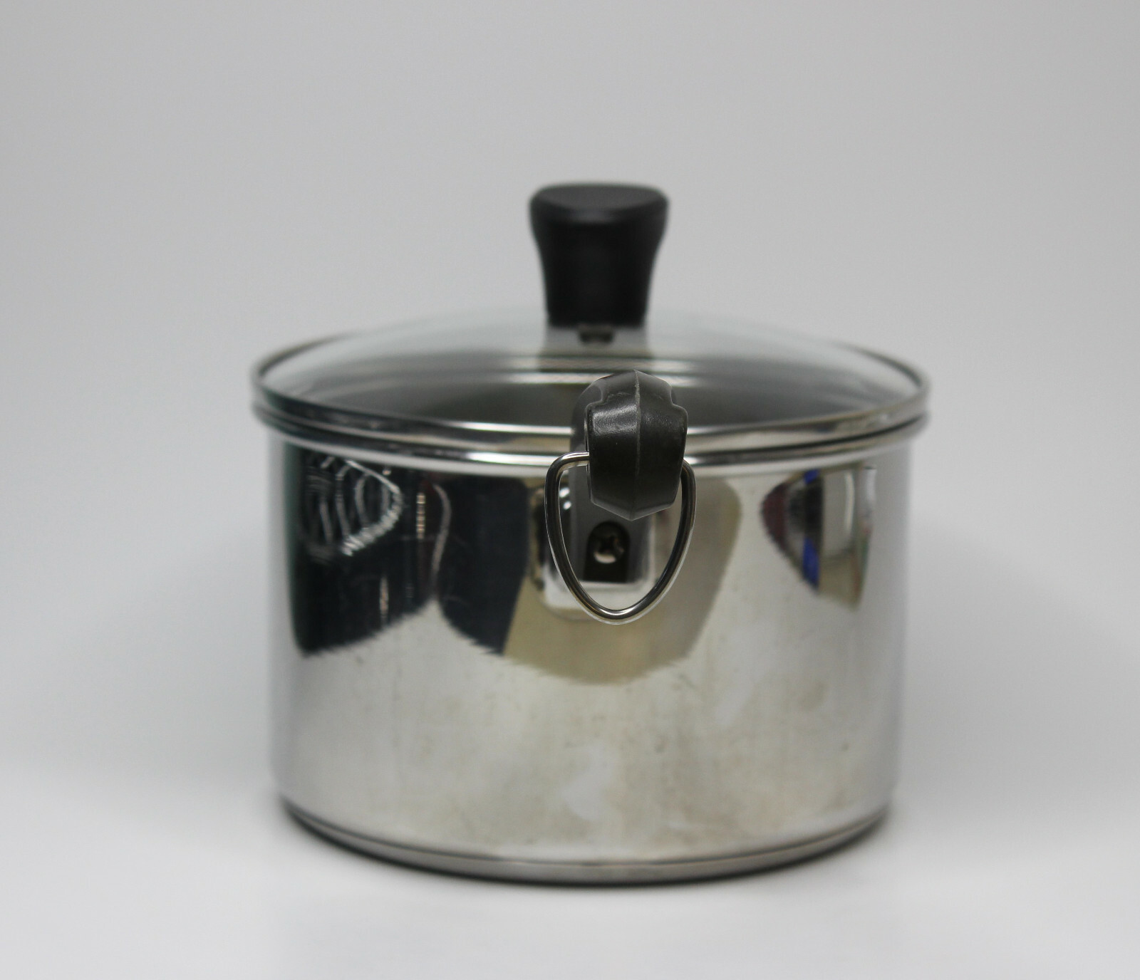 Farberware 2 QT /1.9L 18/10 Stainless Steel Sauce Pan Glass Lid Impact Bonded