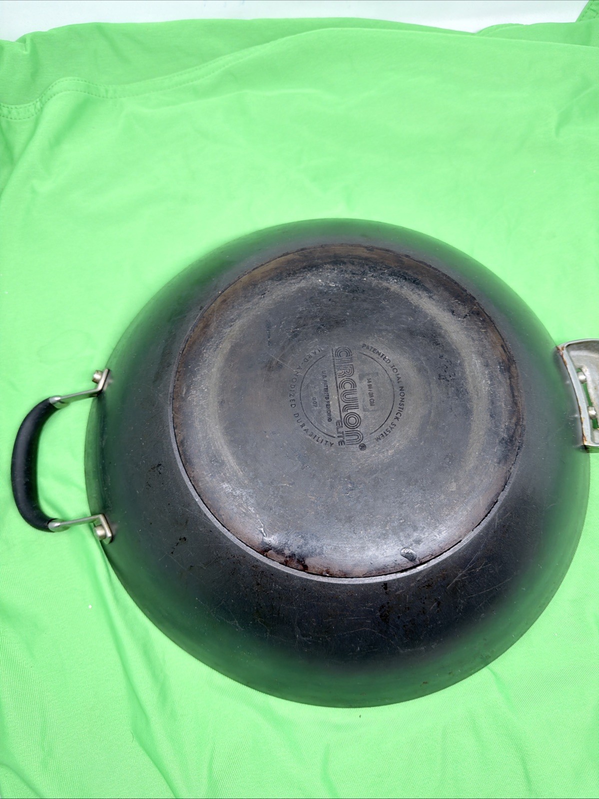 Circulon Radiance 14″ Nonstick Hard Anodized Frying Pan with Helper Handle Gray