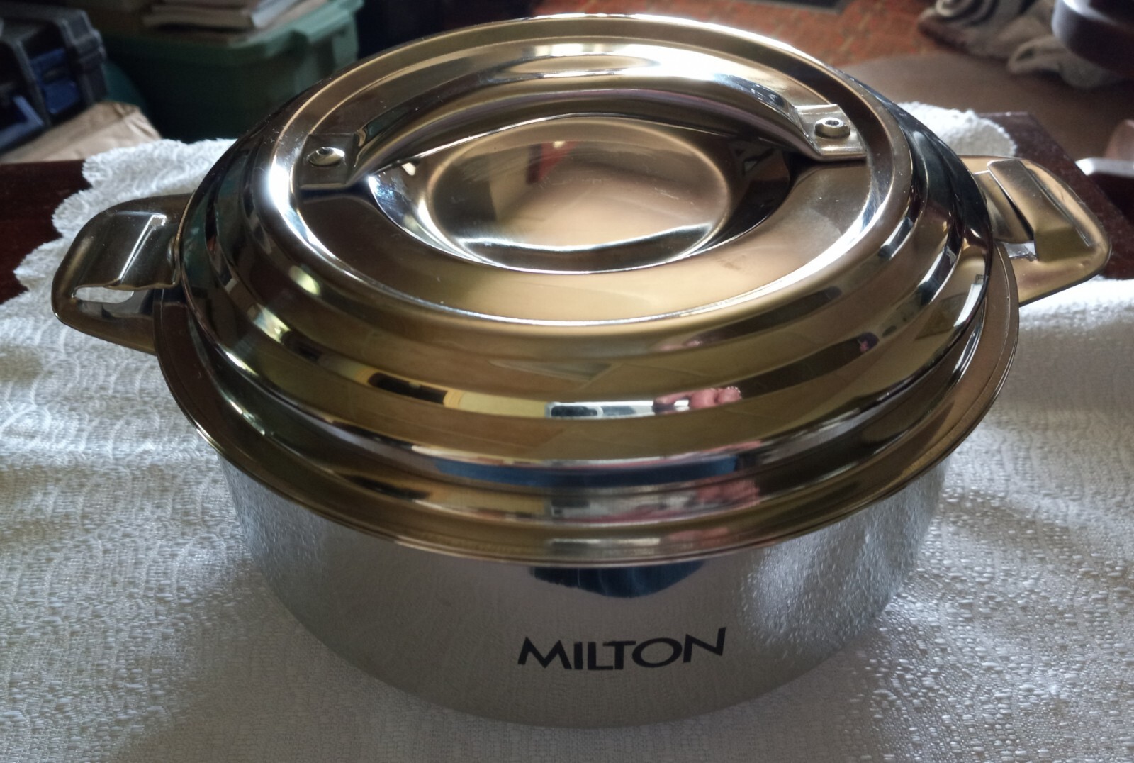 Milton Casserole~Double Walled Stainless Steel~Keeps Food Fresh~Lock Lid