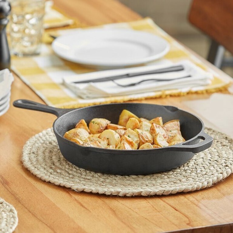 10 1/4″ Round Pre-Seasoned Cast Iron Skillet with Helper Handle (6 Skillets)