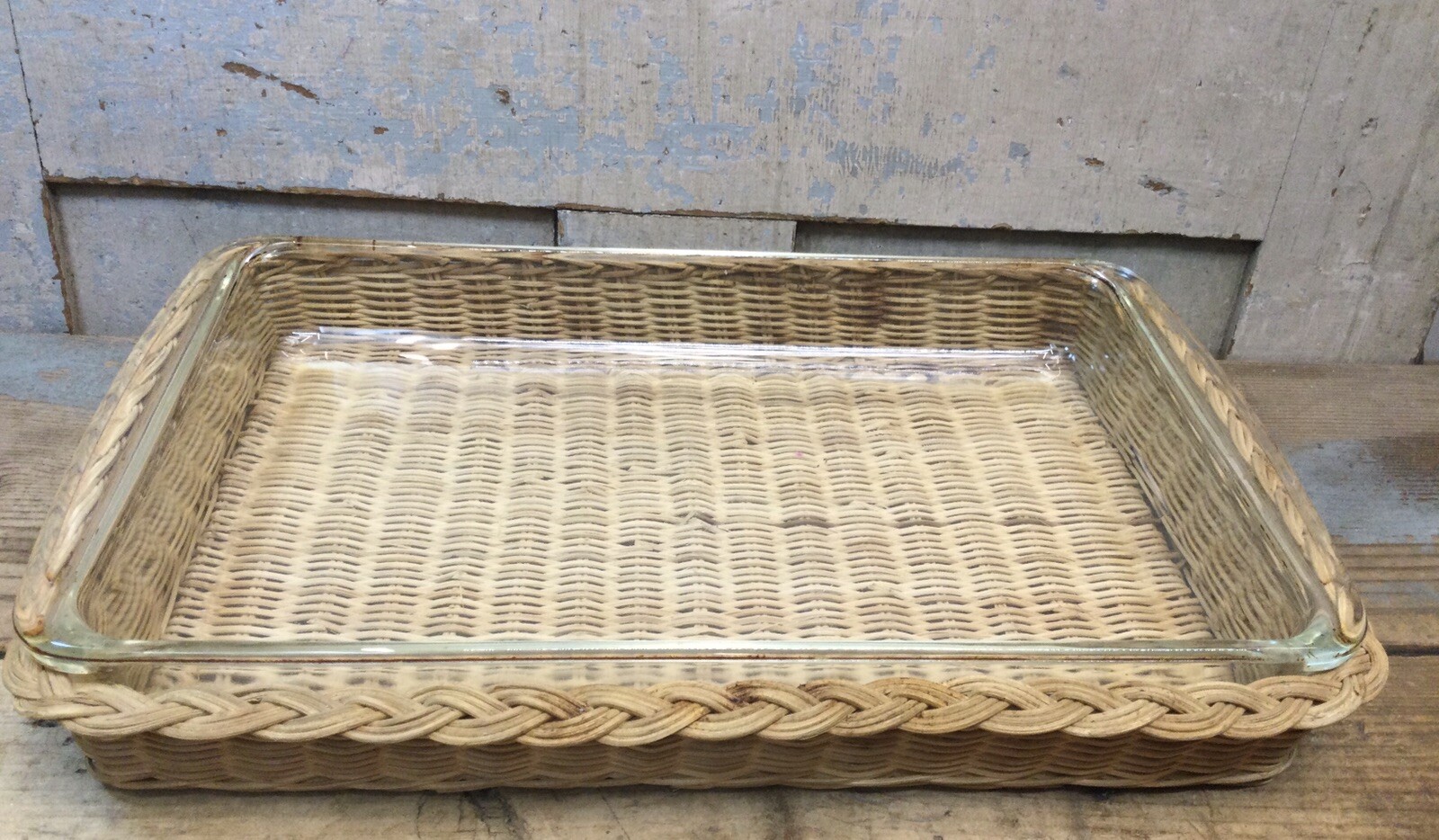 Vintage PYREX 233 clear casserole, baking dish w/ wicker basket carrier 13.5x9x2
