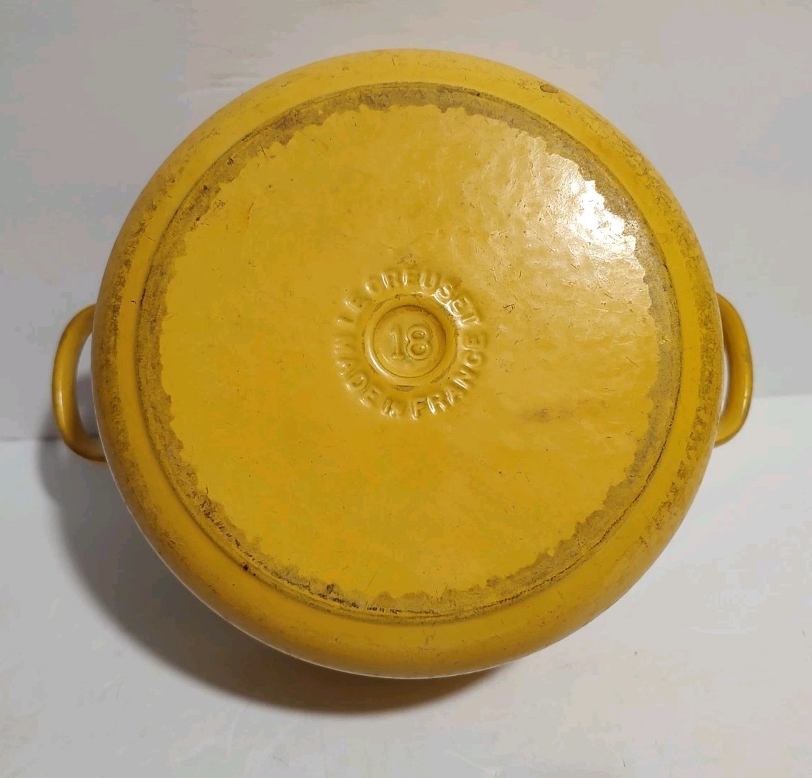 Le Creuset Round Yellow Cast Iron Casserole Dish Pot Dutch Oven 18cm Diameter