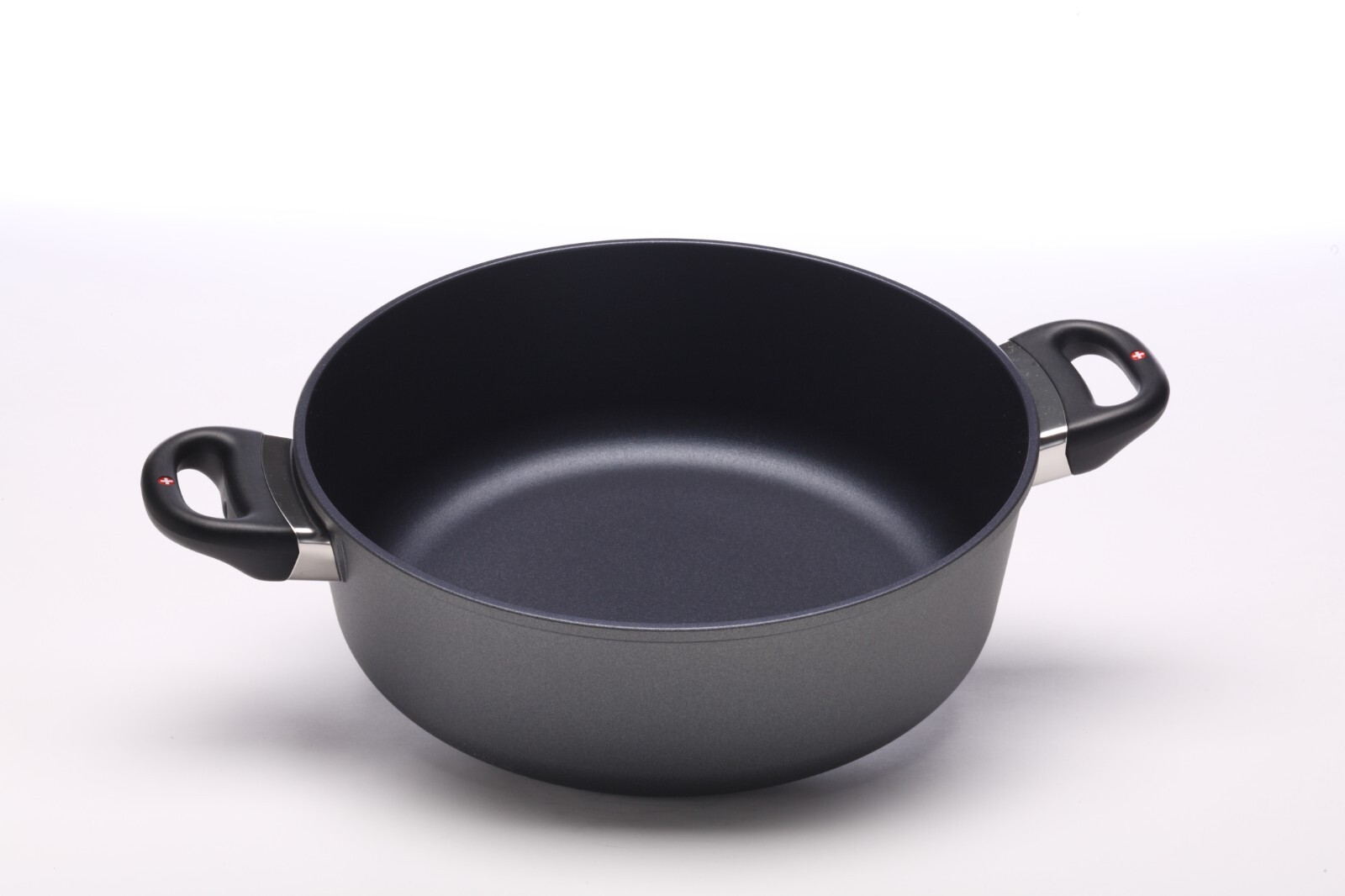 XD Nonstick Braiser – 11″ (28 cm), 5.3 QT (5 L) – Open Box