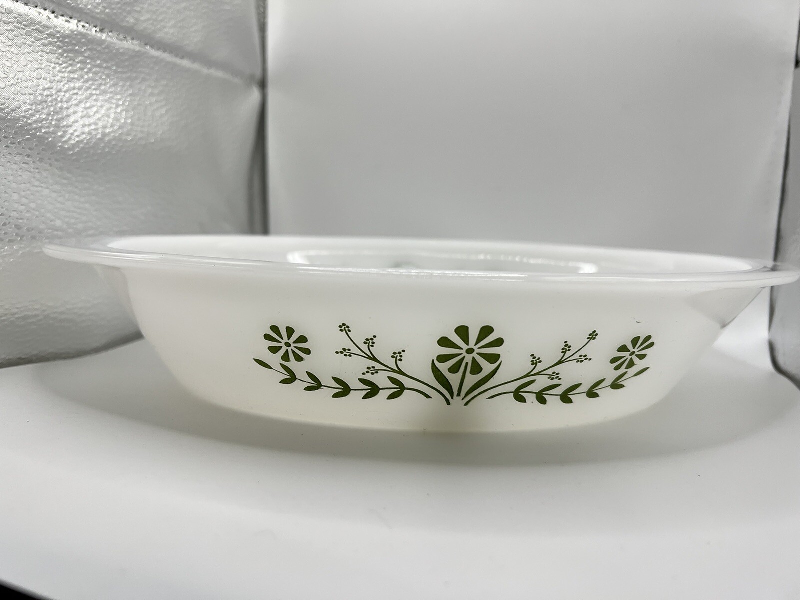 GLASBAKE GREEN DAISY MILK GLASS 10 INCH DIVIDED J2352 CASSEROLE / SERVING DISH