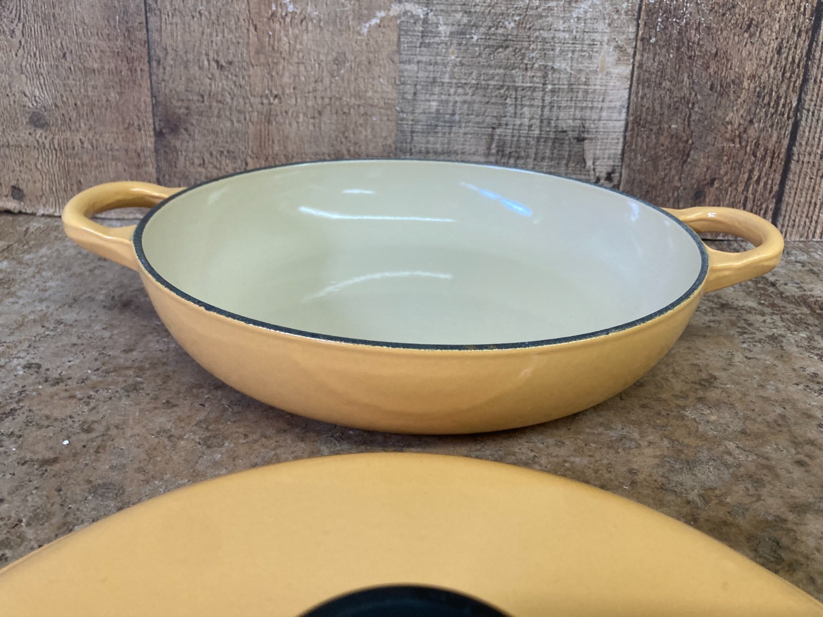 Le Creuset Shallow Casserole Braiser 22cm 8-2/3in 1.5Qt Enamel Cast Iron