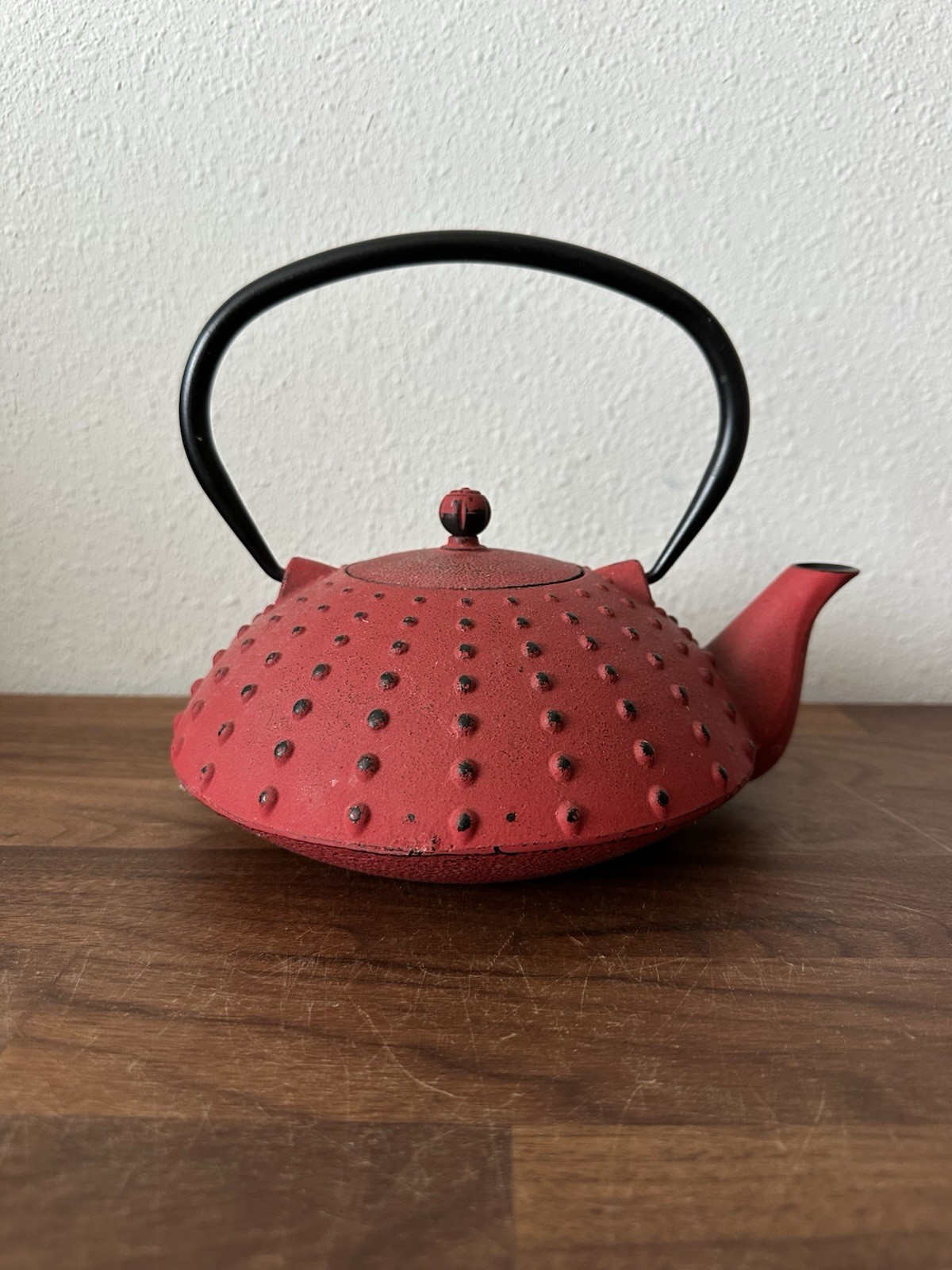 Japanese Tetsubin Cast Iron Teapot Tea Kettle Pot Red with Nubs Sleek Design