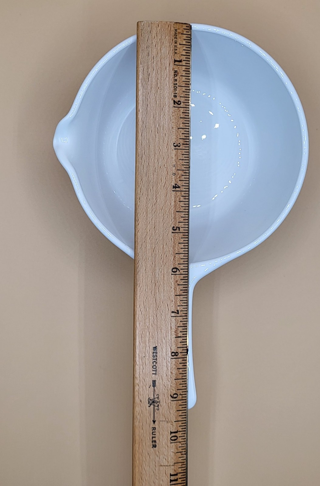 Vintage Corning Ware #P-89-B White Coupe 2.5 Cup Sauce Pan with Pour Spout