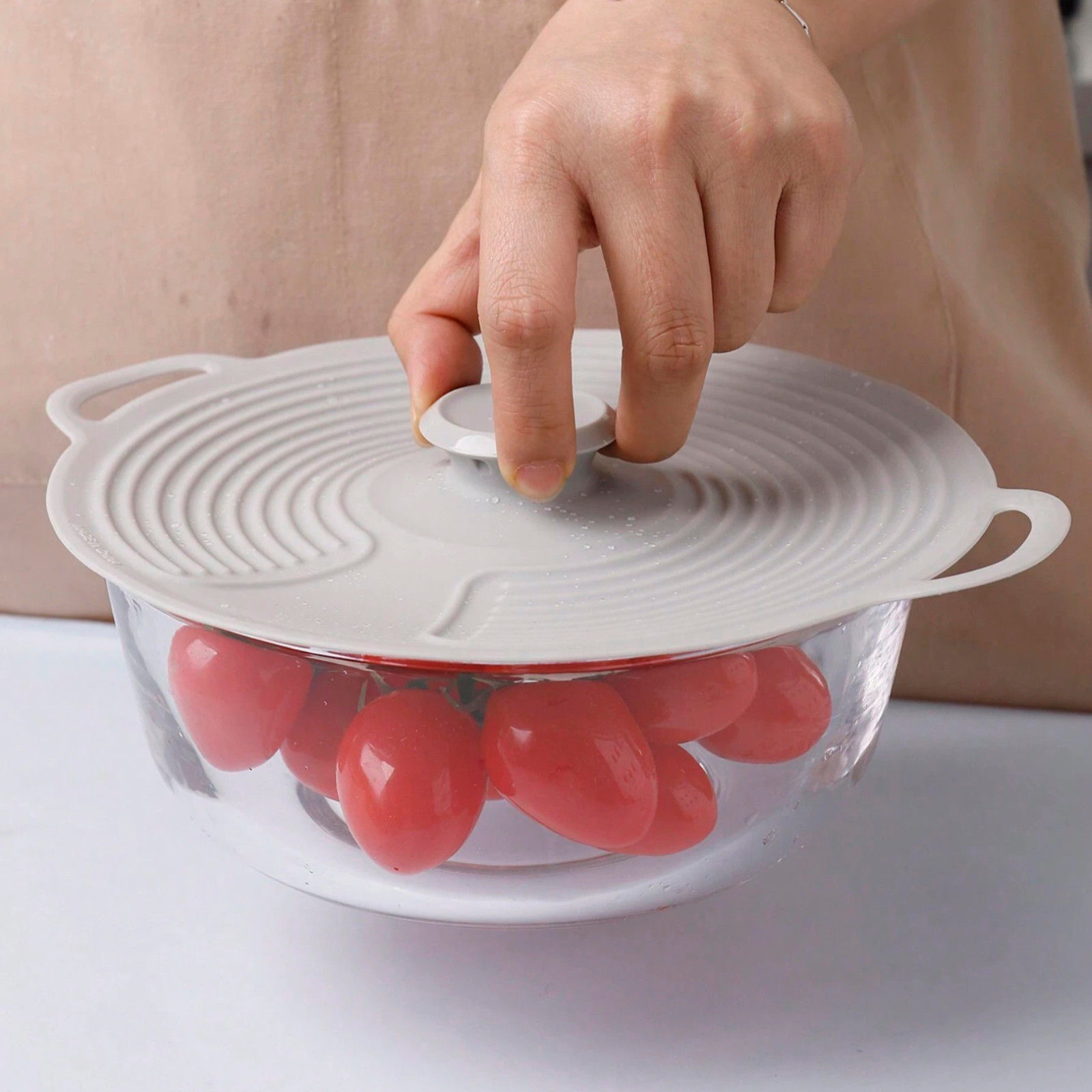 1Pc Silicone Foldable Reusable Lid with Handle for Pots and Pans Heat Resistant
