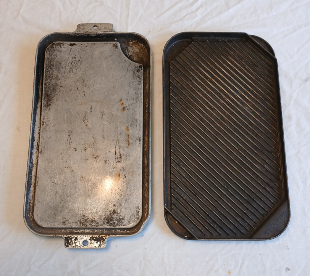 Lot 2 Vintage Aluminum Camp Grill Griddle Fry Pan Cookware Skillets -8lbs Scrap