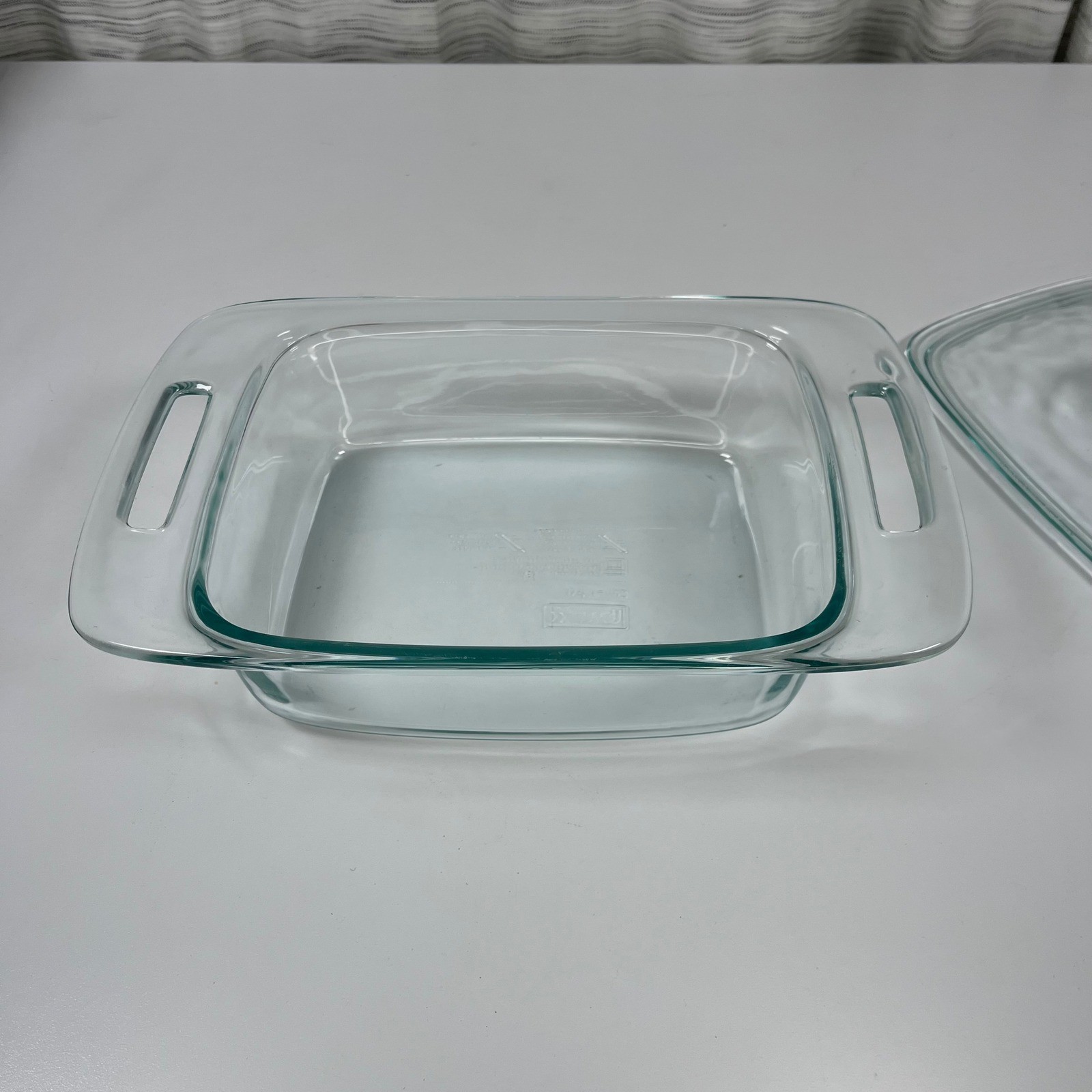 Pyrex 2 Quart Clear Glass Casserole Dish with Lid Rectangular Baker 1.9L USA