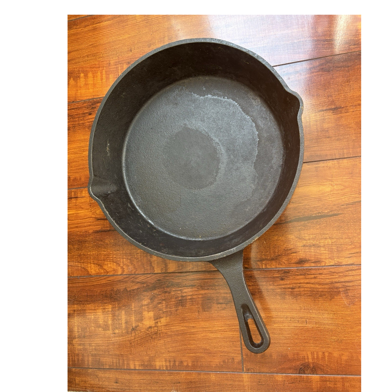 Lodge Cast Iron 10.25in Skillet Frying Pan Black Pour Spout L8SK3