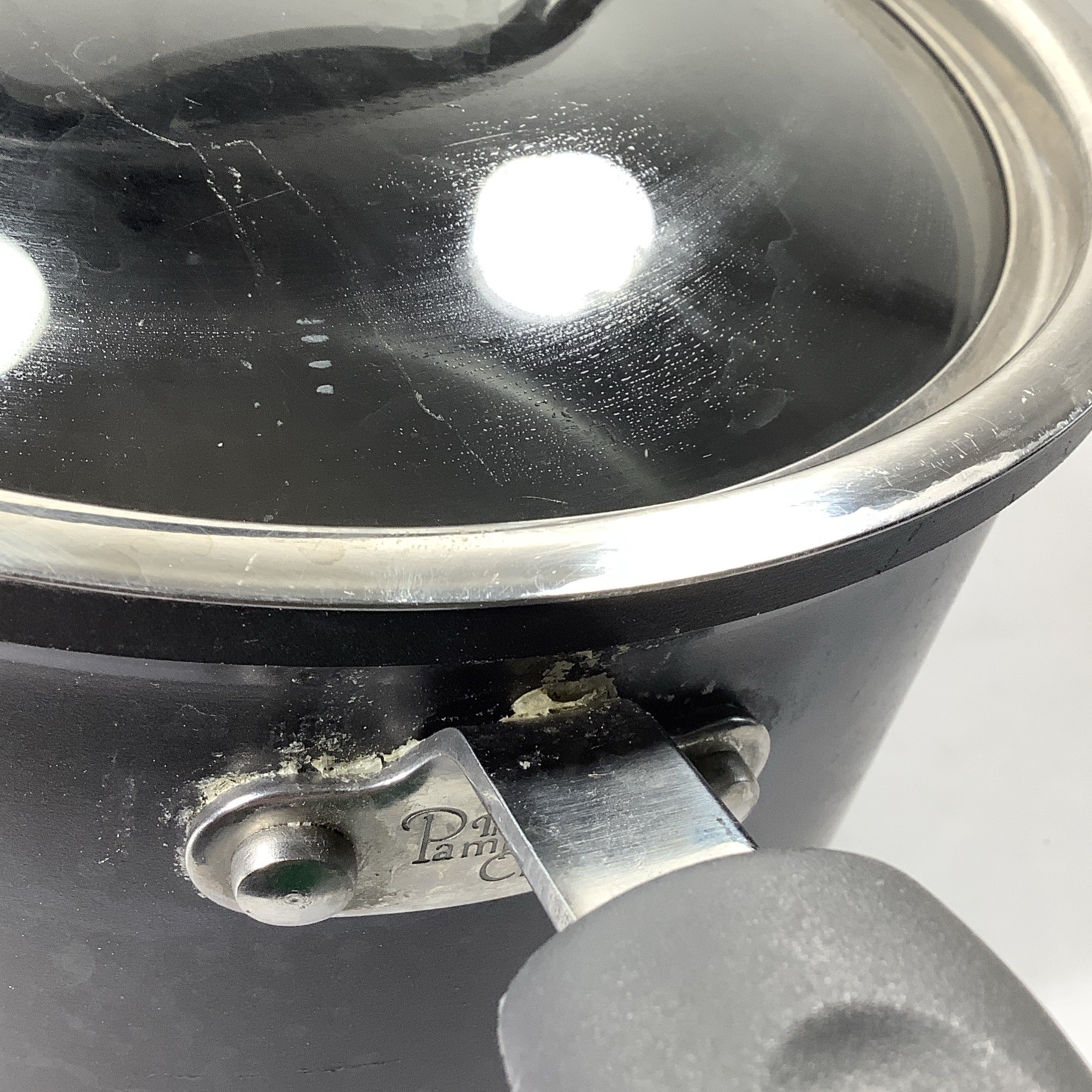 PAMPERED CHEF Hard Anodized Non-Stick 3 Qt Titanium Sauce Pan Pot Lid
