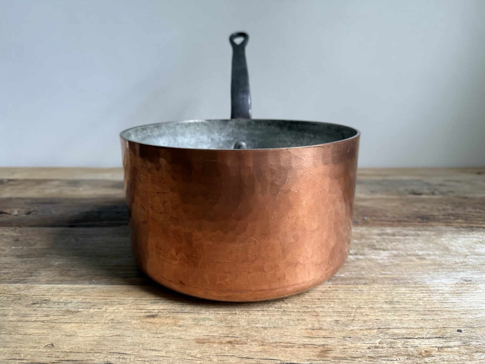Thick Hammered Copper Pan Made in France – 22cm – 2.8mm