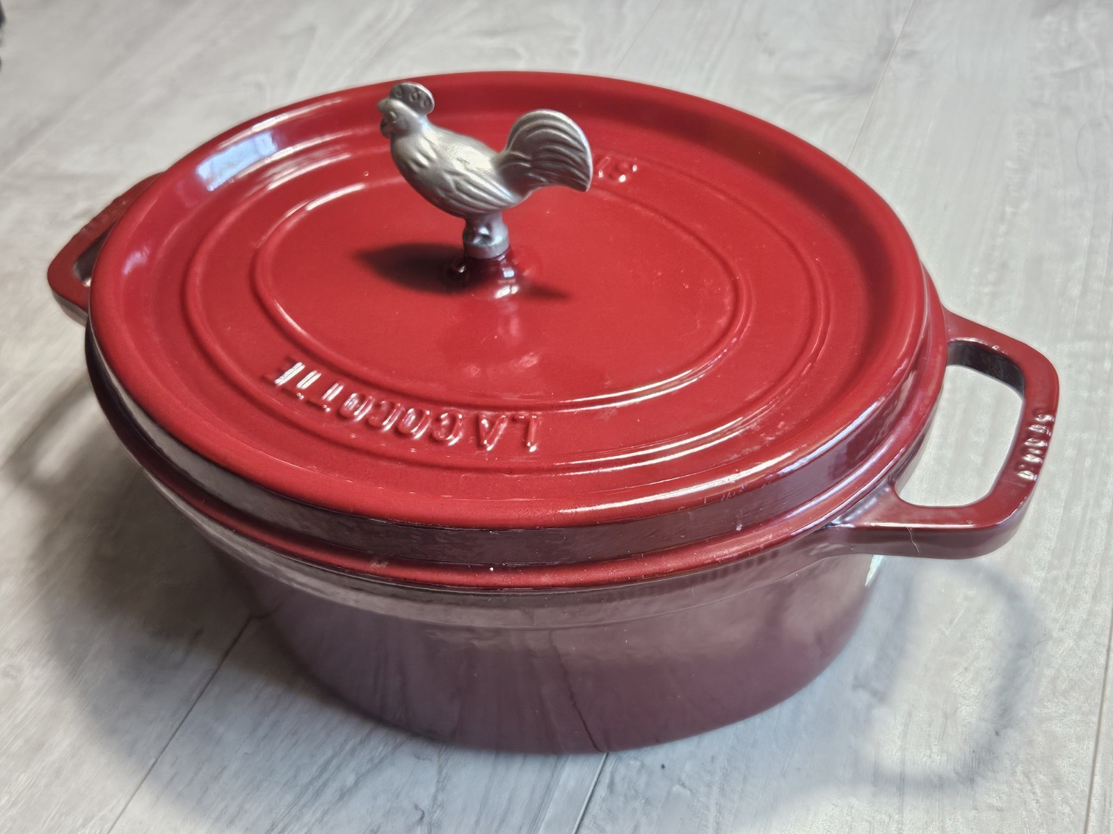 💥STAUB ENAMELED CAST IRON LA COCOTTE DUTCH OVEN 5.75 QT MAROON EXCELLENT