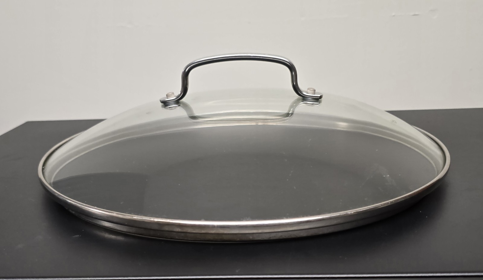 Cuisinart Glass Replacement Lid. In: 11.5″ Out: 12.25″ Stainless Steel Handle