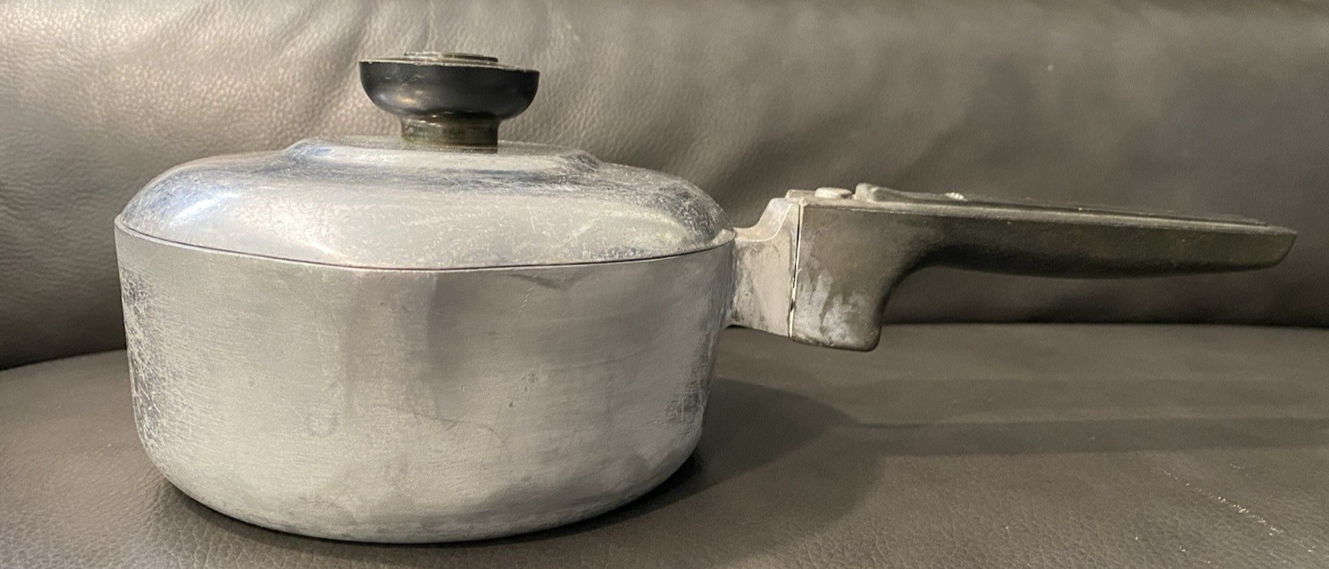 Vintage 1 Quart, 1 Liter Magnalite GHC USA Cast Aluminum Saucepan with lid