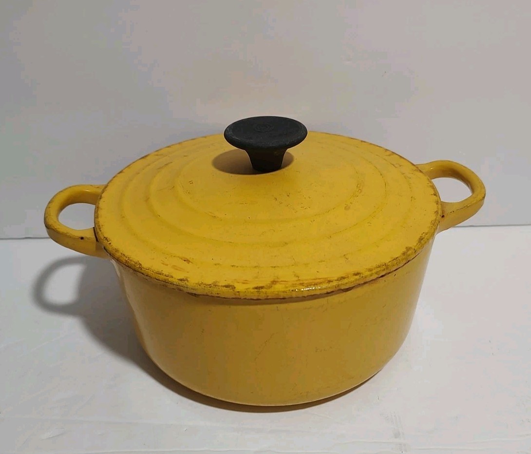 Le Creuset Round Yellow Cast Iron Casserole Dish Pot Dutch Oven 18cm Diameter