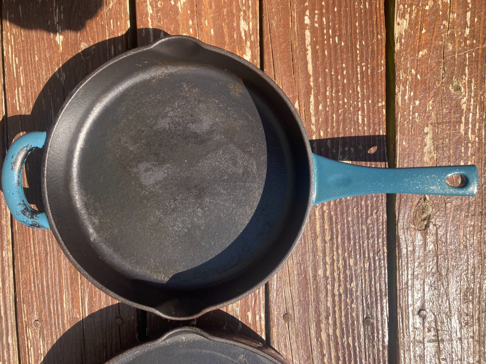 Lot of 3 Antique Bacon Press 2 Ayesha Cast Iron Skillets Frying Grill Pan 12″ 10