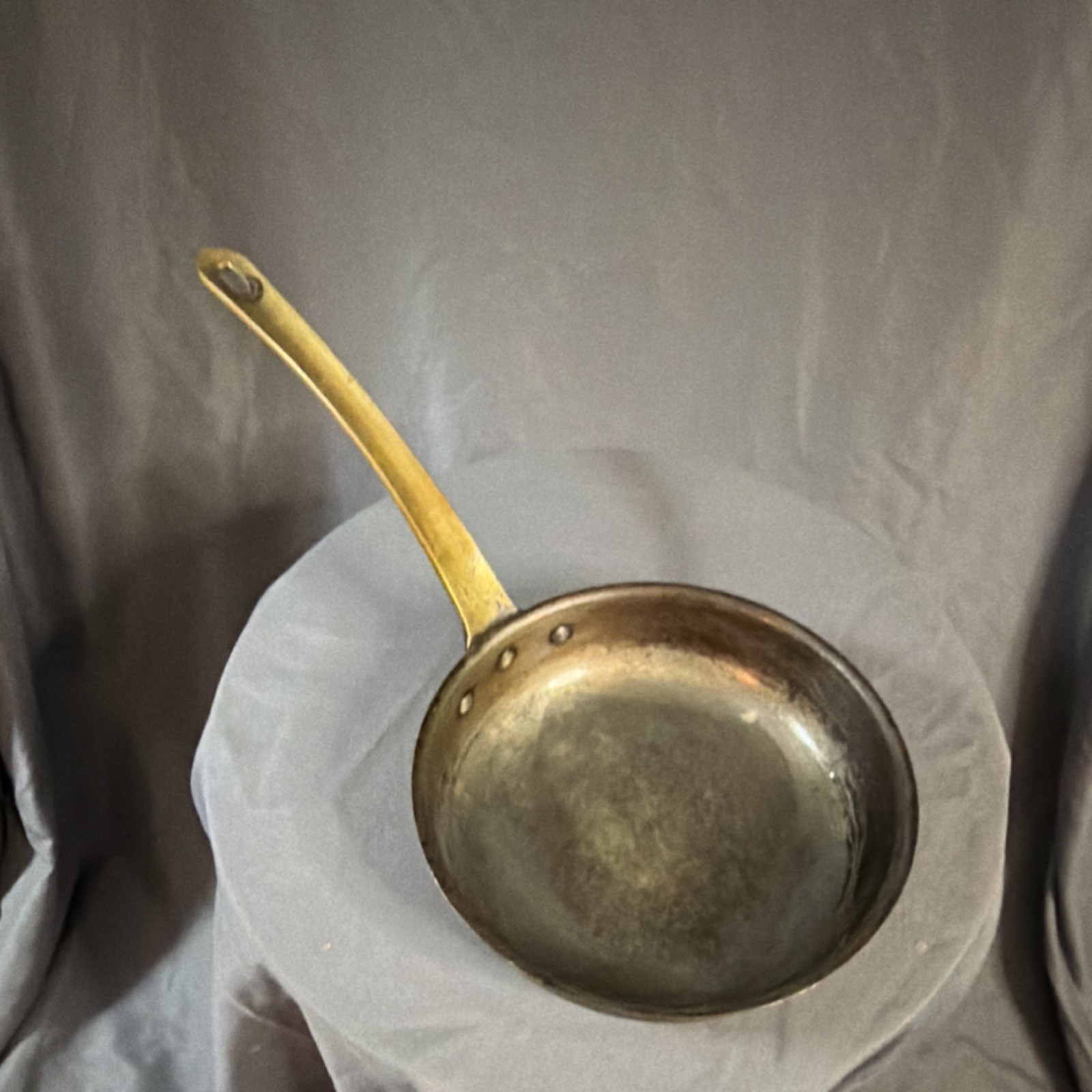 Tagus Chef Bronze Metal Frying Pan 8in Round Long Handle Gas Electric