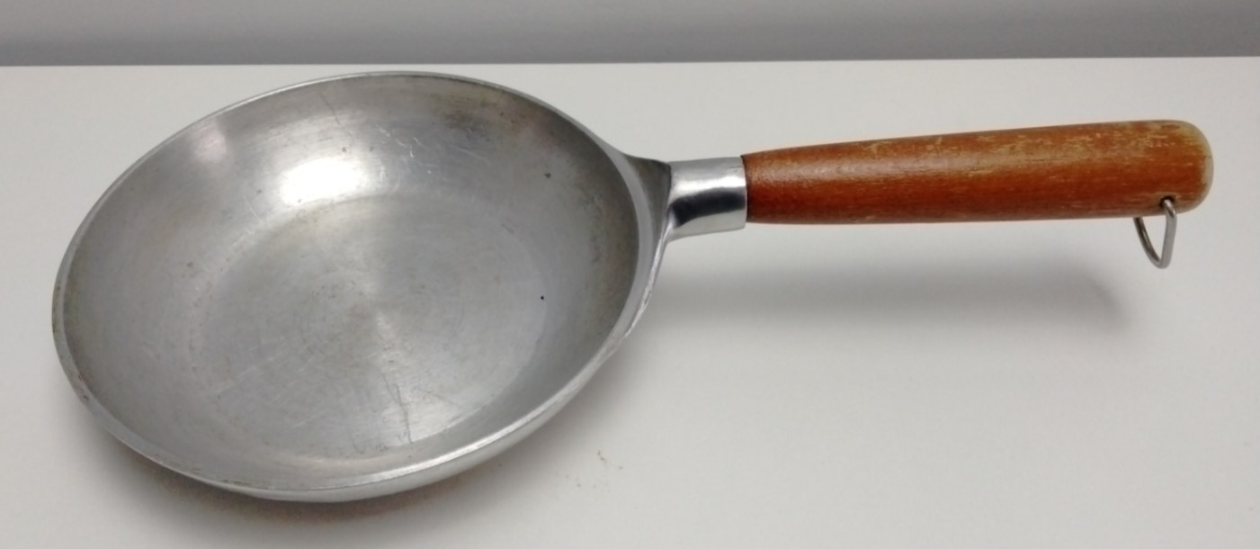 Daekor Korea 7.5-Inch Cast Aluminum Egg Skillet Wok Pan No Lid Vintage