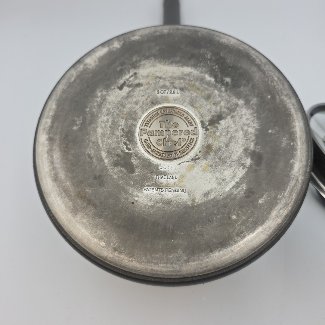 Pampered Chef Professional Pot Non-Stick 3 Qt 2.8L Sauce Pan With Lid Gray