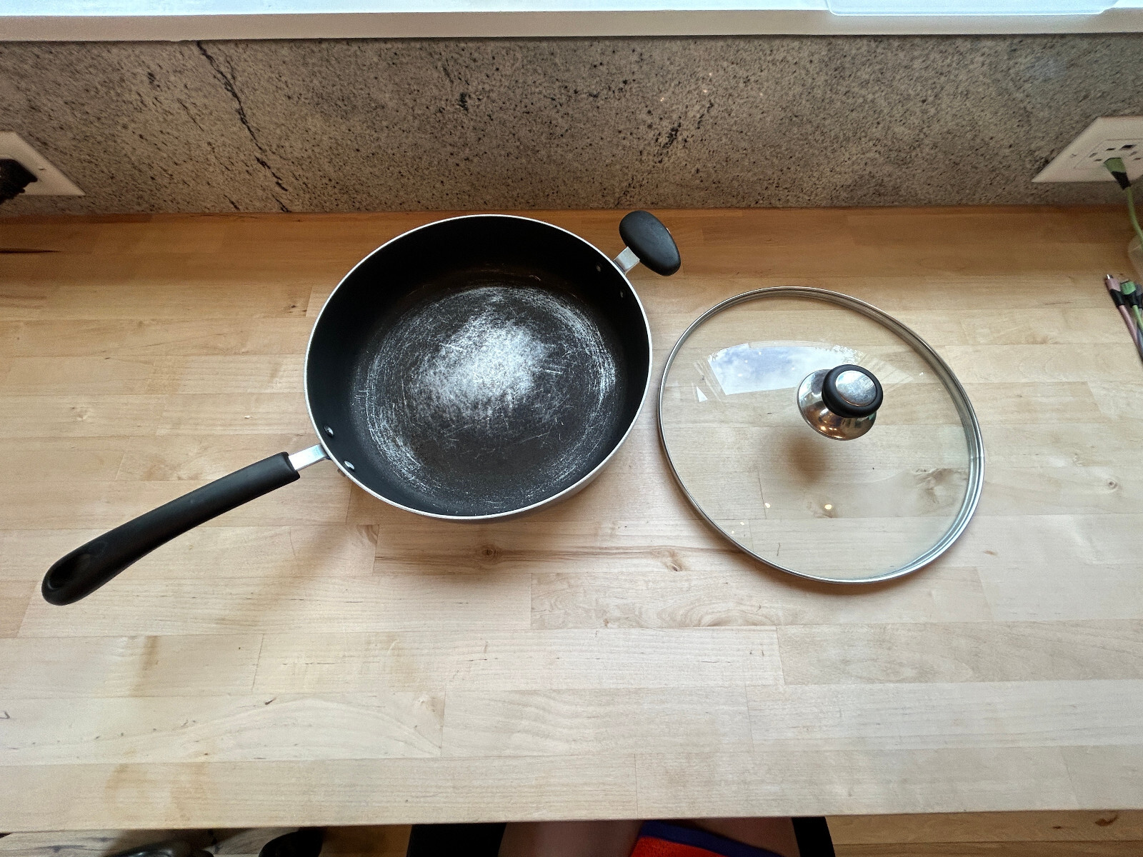 Frying Pan With Glass Lid – 12″ x 3″ – Oven and Dishwasher safe