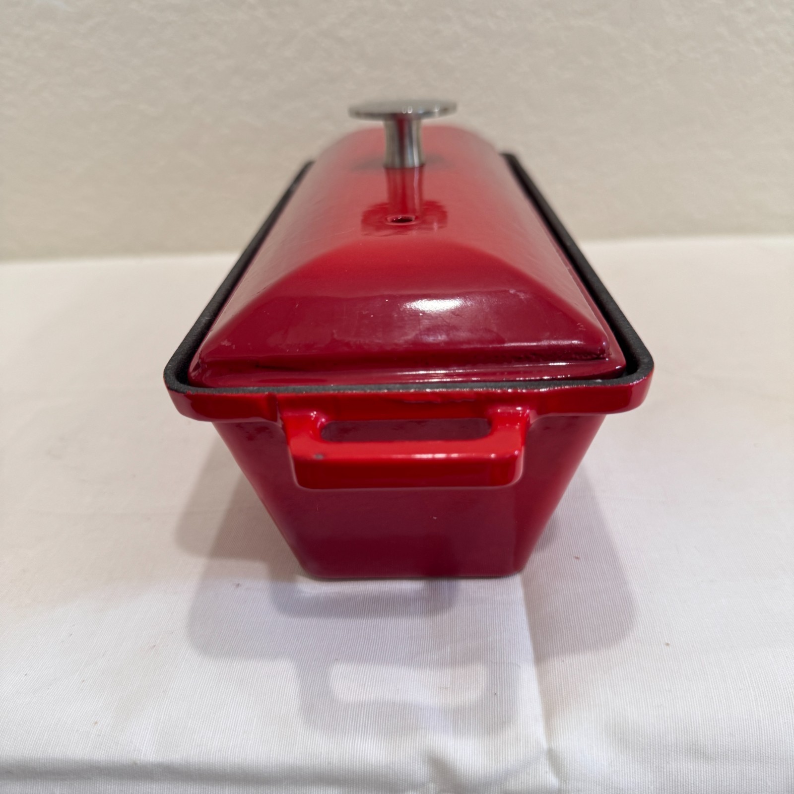 LAVA Signature Red Enameled Cast Iron Rectangle Terrine Pot Pan 1L w/ Lid