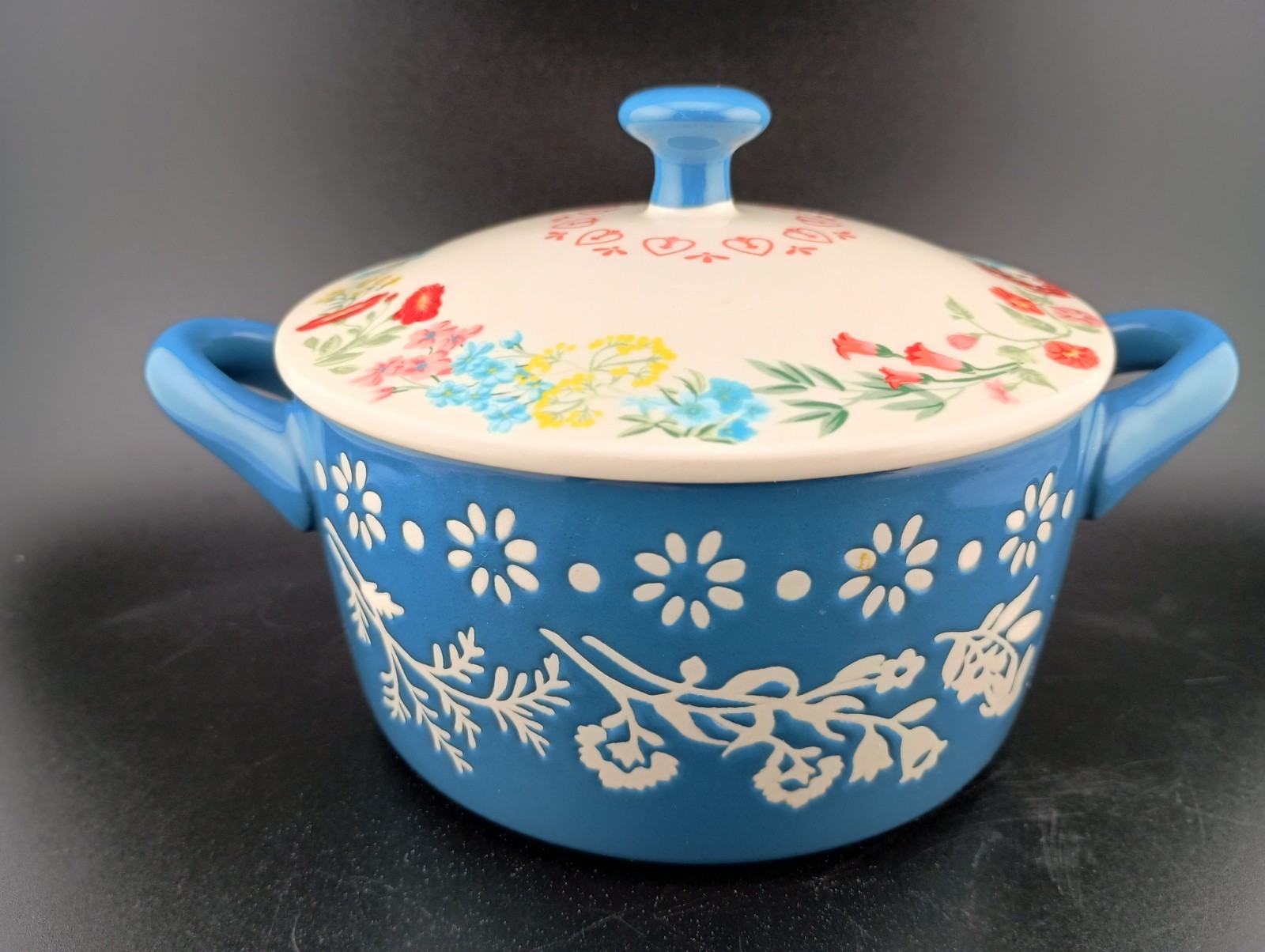 Pioneer Woman Fancy Flourish Mini Cocotte with Lid 16 oz 4.5 In Diameter