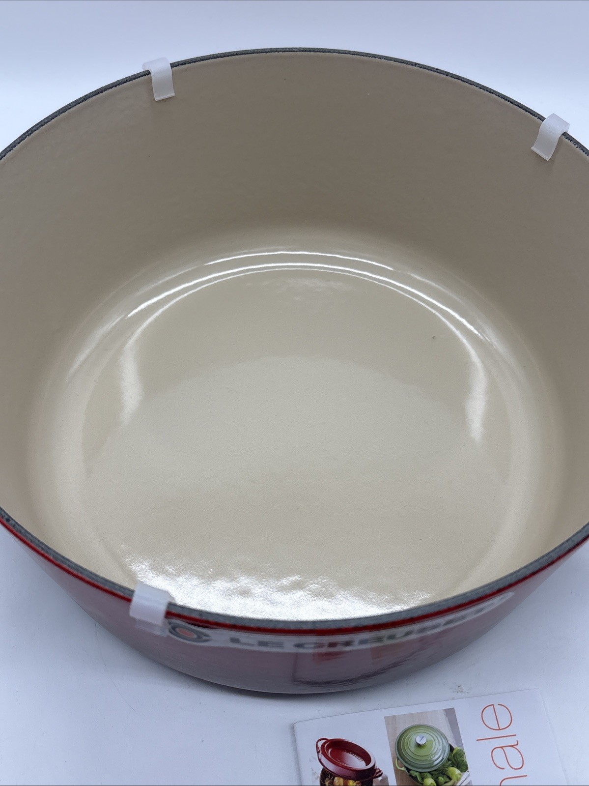 Le Creuset Signature Round Casserole Dutch Oven 7.25 Qt Cast Iron Cerise Red-NEW