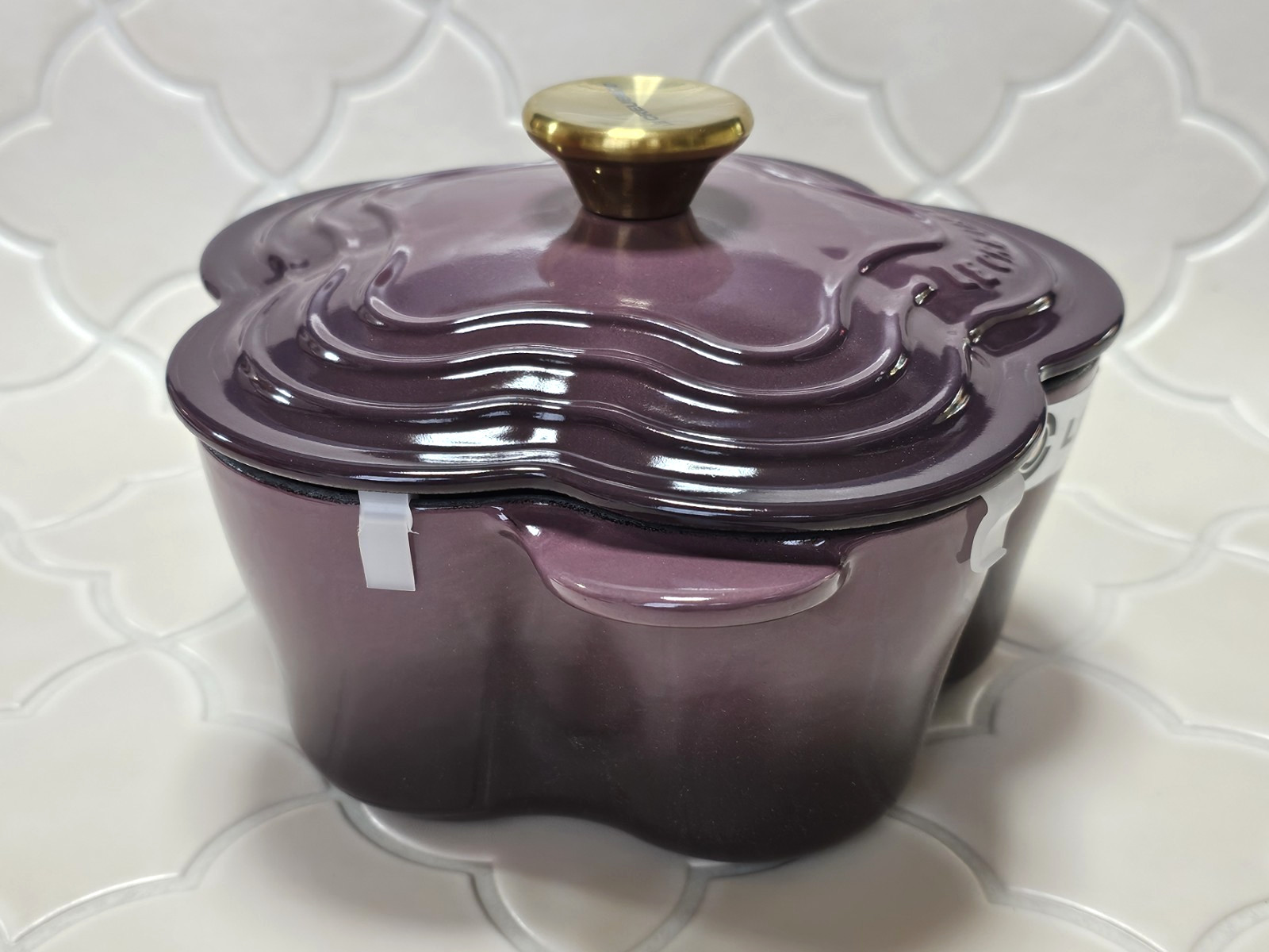 Le Creuset Fig Purple Flower Fleur Dutch Oven 2.2Qt Gold Knob Black Matte Enamel