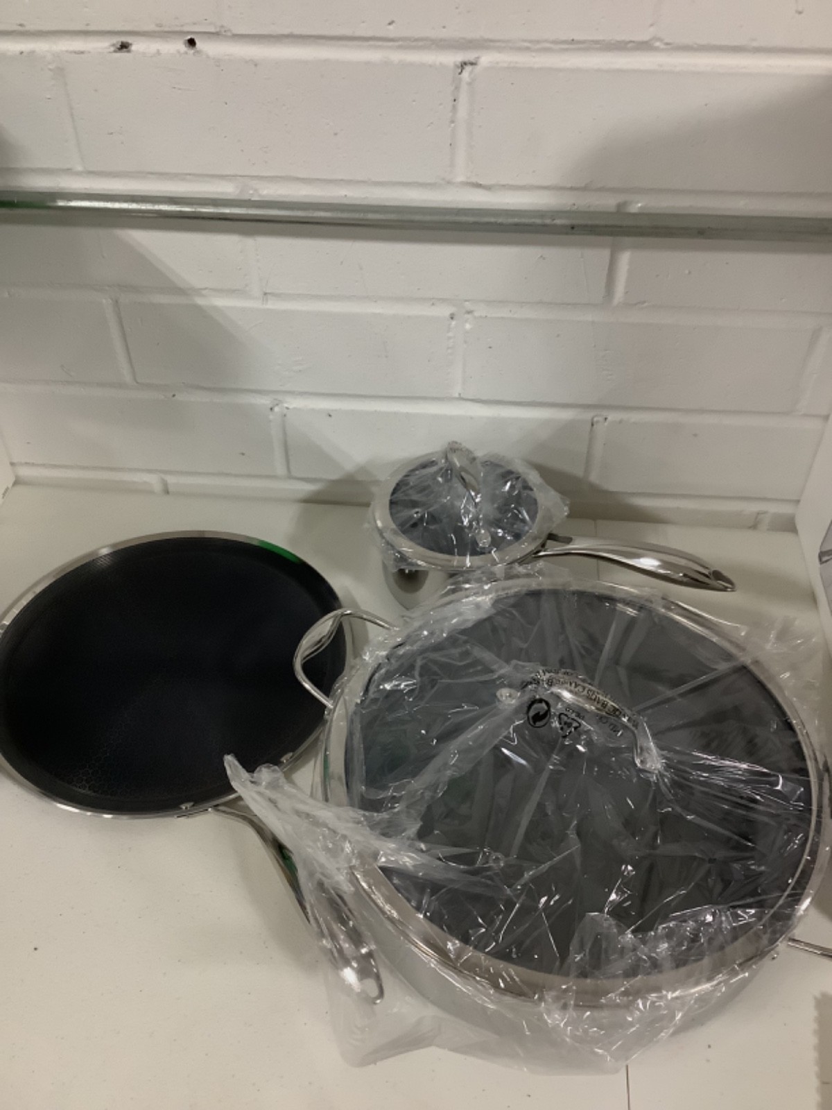 HexClad Hybrid Nonstick Cookware 5 pc Set with Lids Chicken Fryer, Griddle, Pot