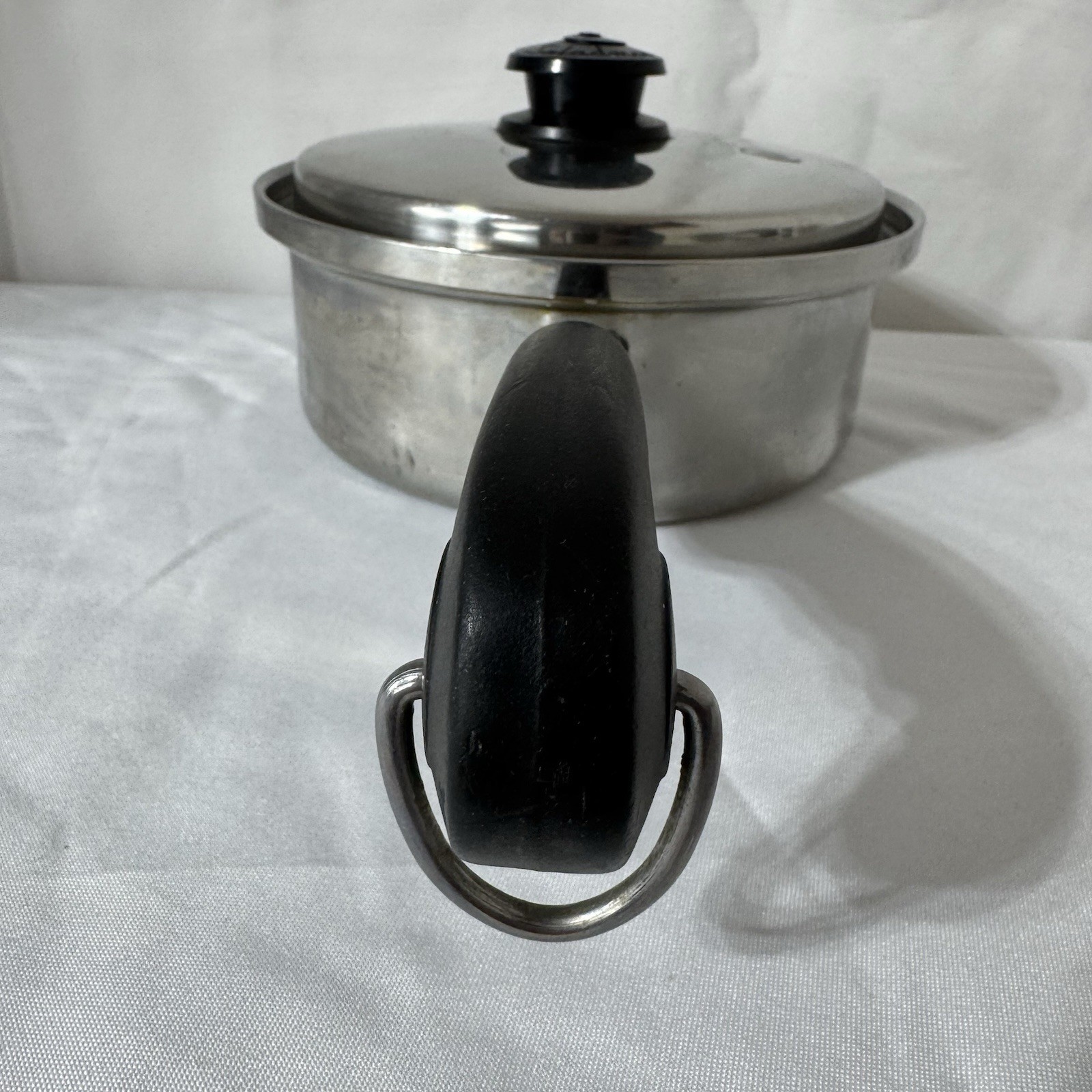 Saladmaster T304S Stainless Steel Sauce Pan Pot 1.5 Qt. w/ Vapor Vent Lid