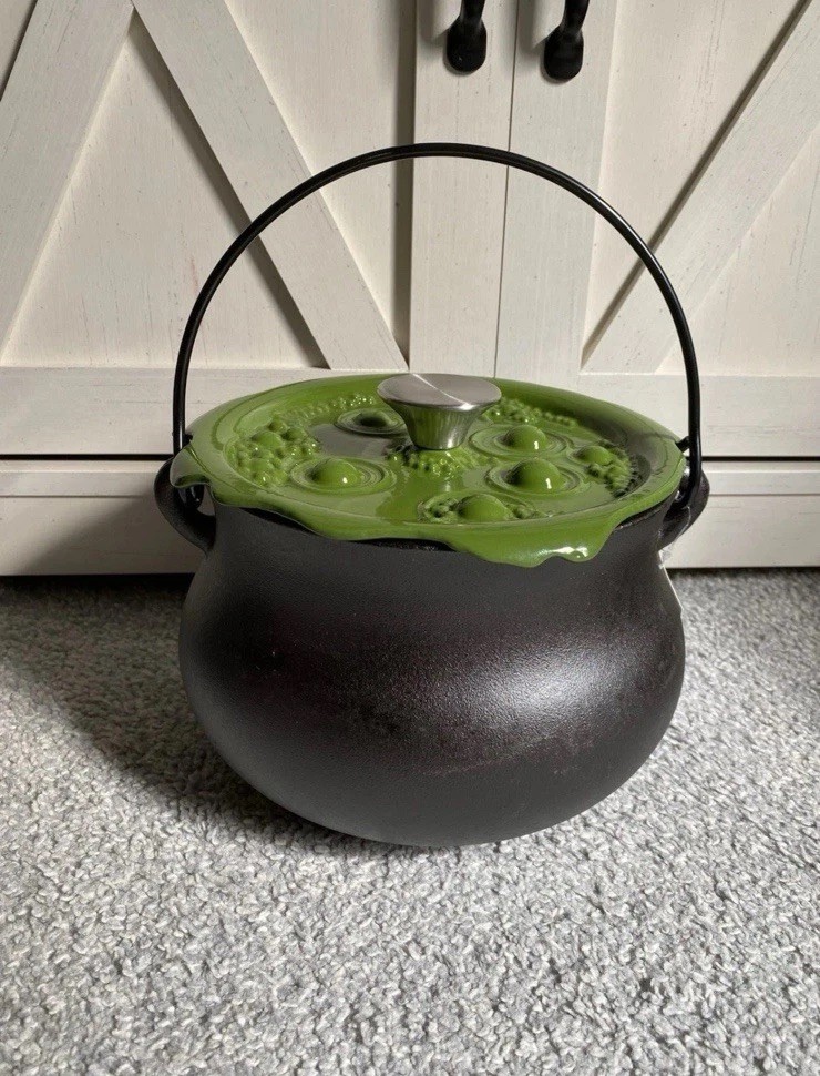 Smith & Clark 4QT Cast Iron Cauldron Witches Brew Bubbling Lid Green