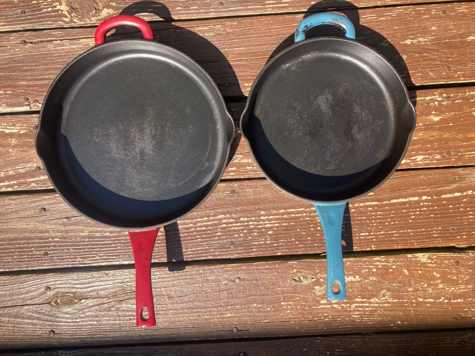 Lot of 3 Antique Bacon Press 2 Ayesha Cast Iron Skillets Frying Grill Pan 12″ 10