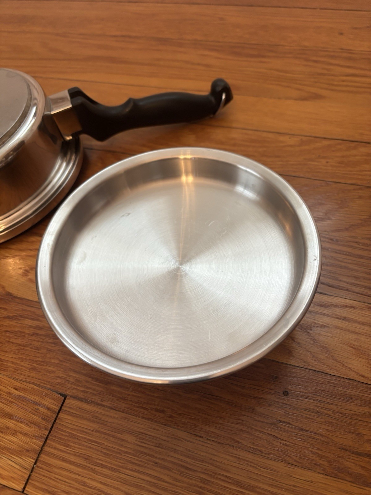 Chef’s Ware Townecraft T-304 Stainless Steel 1 Quart 7 5/8″ Saucepan With Lid