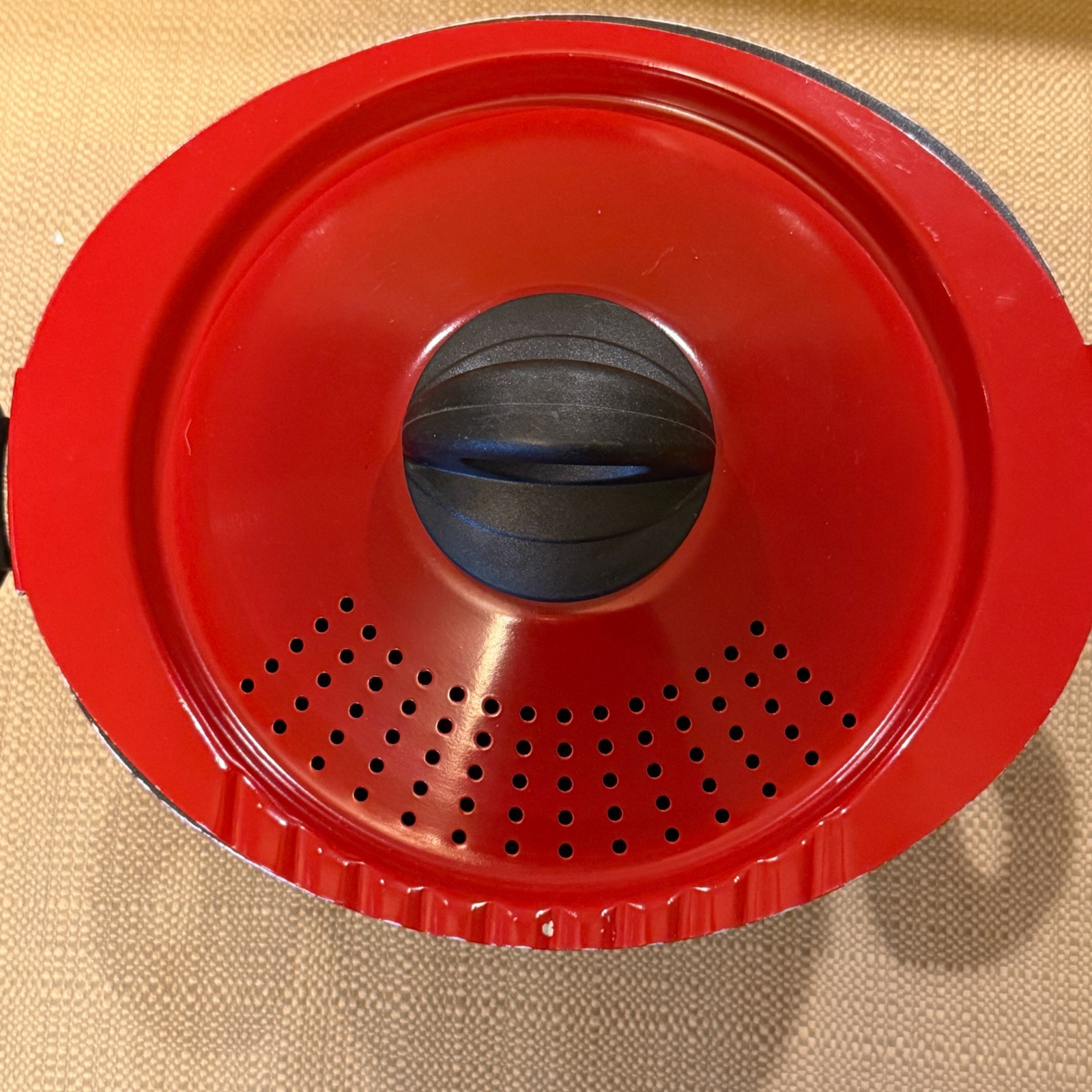 Bialetti Italian Essentials 5.5 Qt Oval Aluminum Pasta Pot Lock Strainer Lid Red