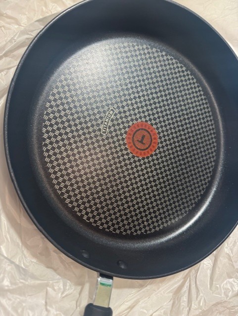 NEW T-FAL ULTIMATE Hard Anodized TITANIUM NON STICK THERMO SPOT 3.5 QT SAUTE PAN