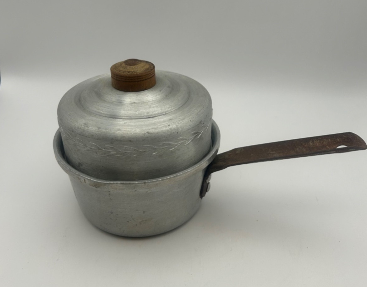 Vintage Mirro Aluminum 2-1/2″ x 5″ 5/8 Qt Pot With Lid & Steel Handle