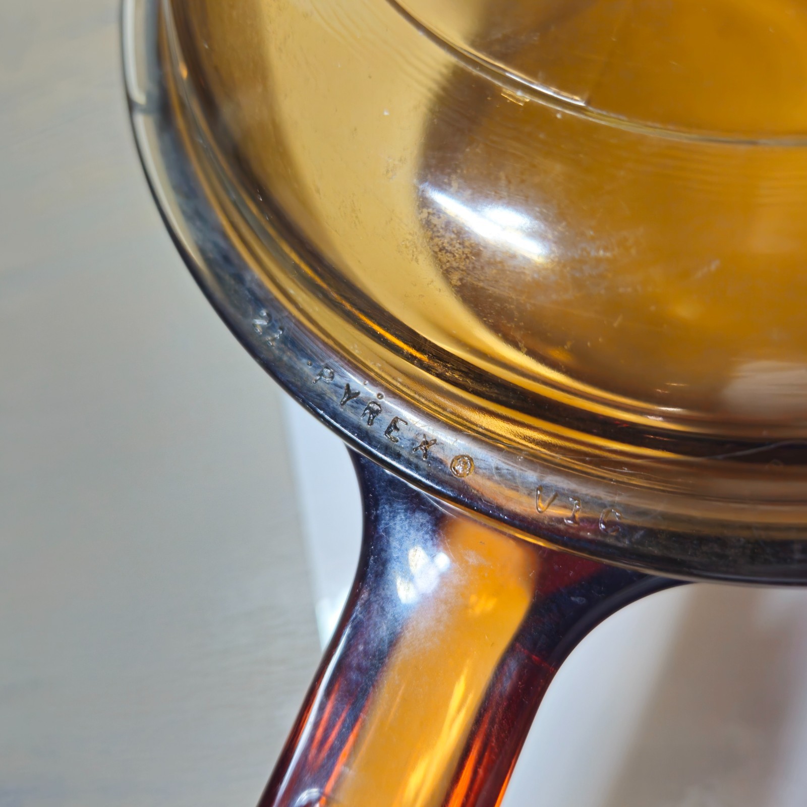 Vision Corning Ware USA Vintage 1 Litre Amber Saucepan w/Pour Spout & Pyrex Lid