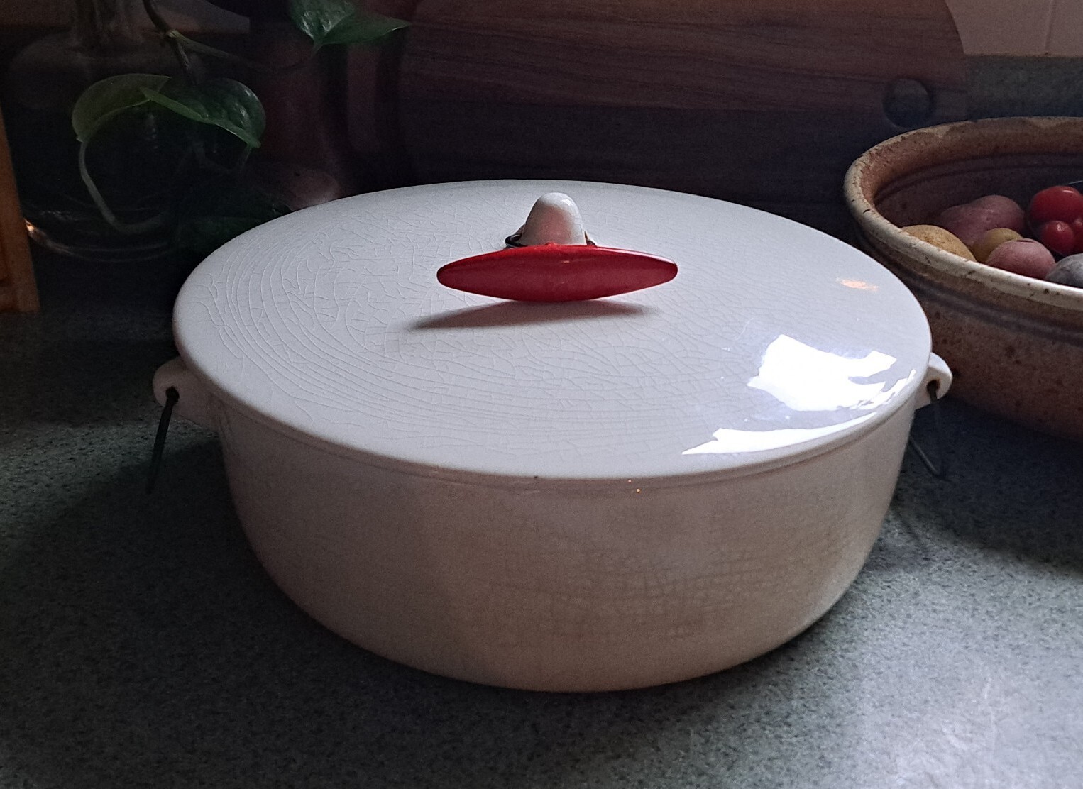 Vintage Lagardo Tackett SCHMID Large 10″ White Red TOGGLE CASSEROLE JAPAN MCM