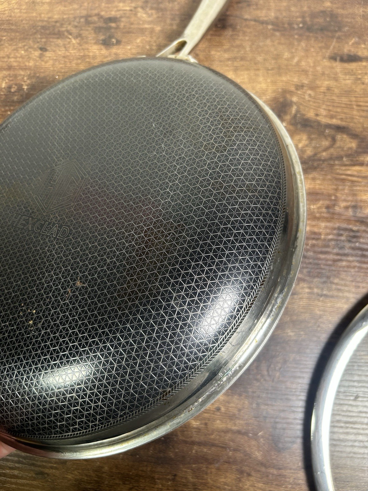 HexClad 12″ FRYING PAN with LID 12-Inch 12 Hybrid Non-Stick -Used Good Condition
