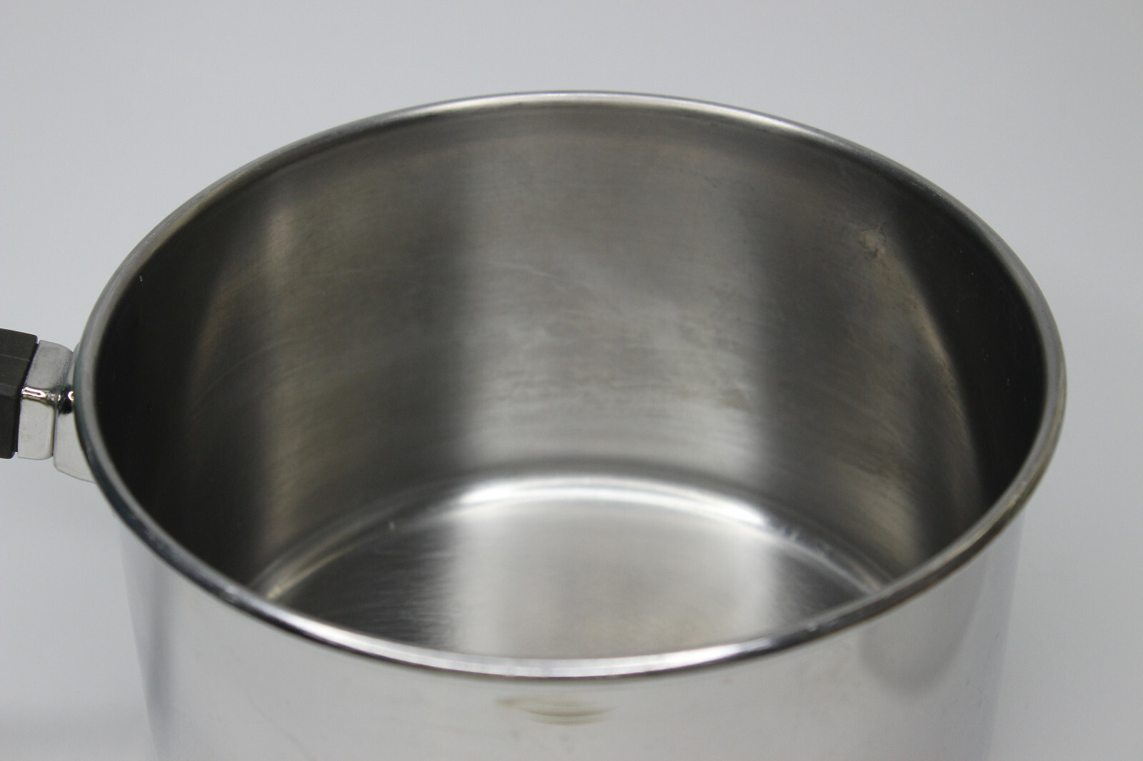 Farberware 2 QT /1.9L 18/10 Stainless Steel Sauce Pan Glass Lid Impact Bonded