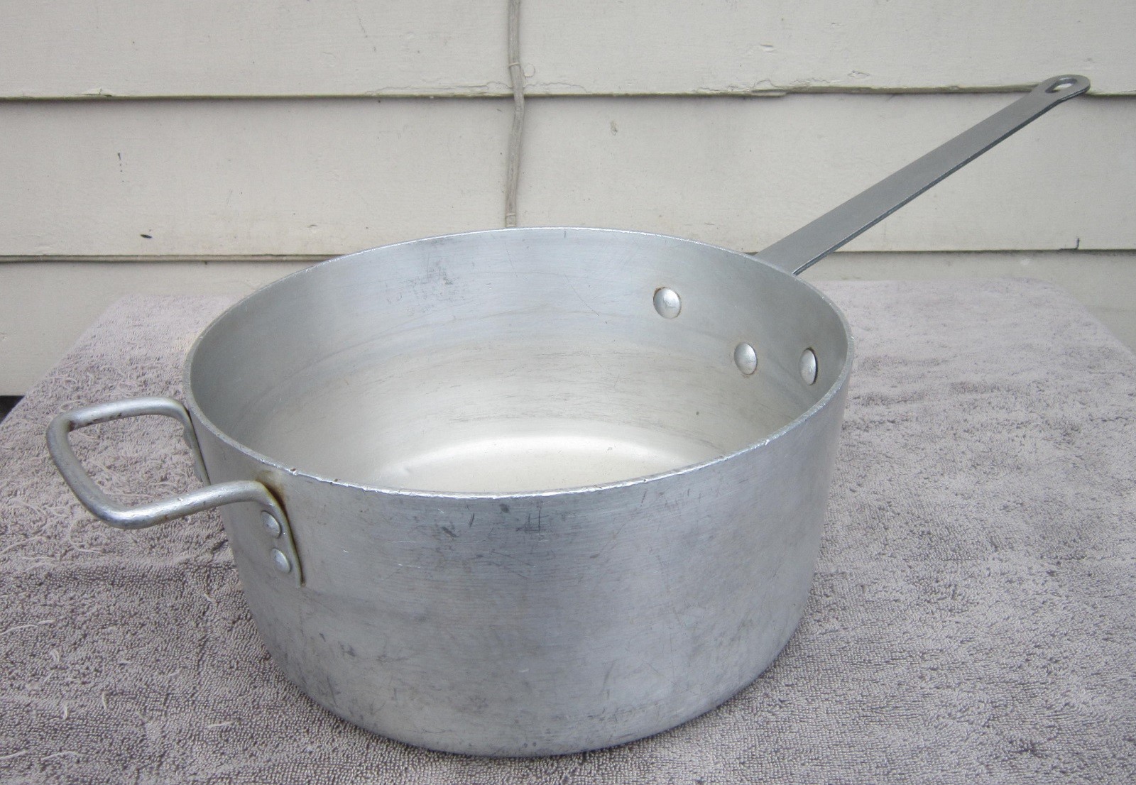 WINCO Commercial 8-quart ALUMINUM SAUCEPAN w/ Helper Handle STOCK POT