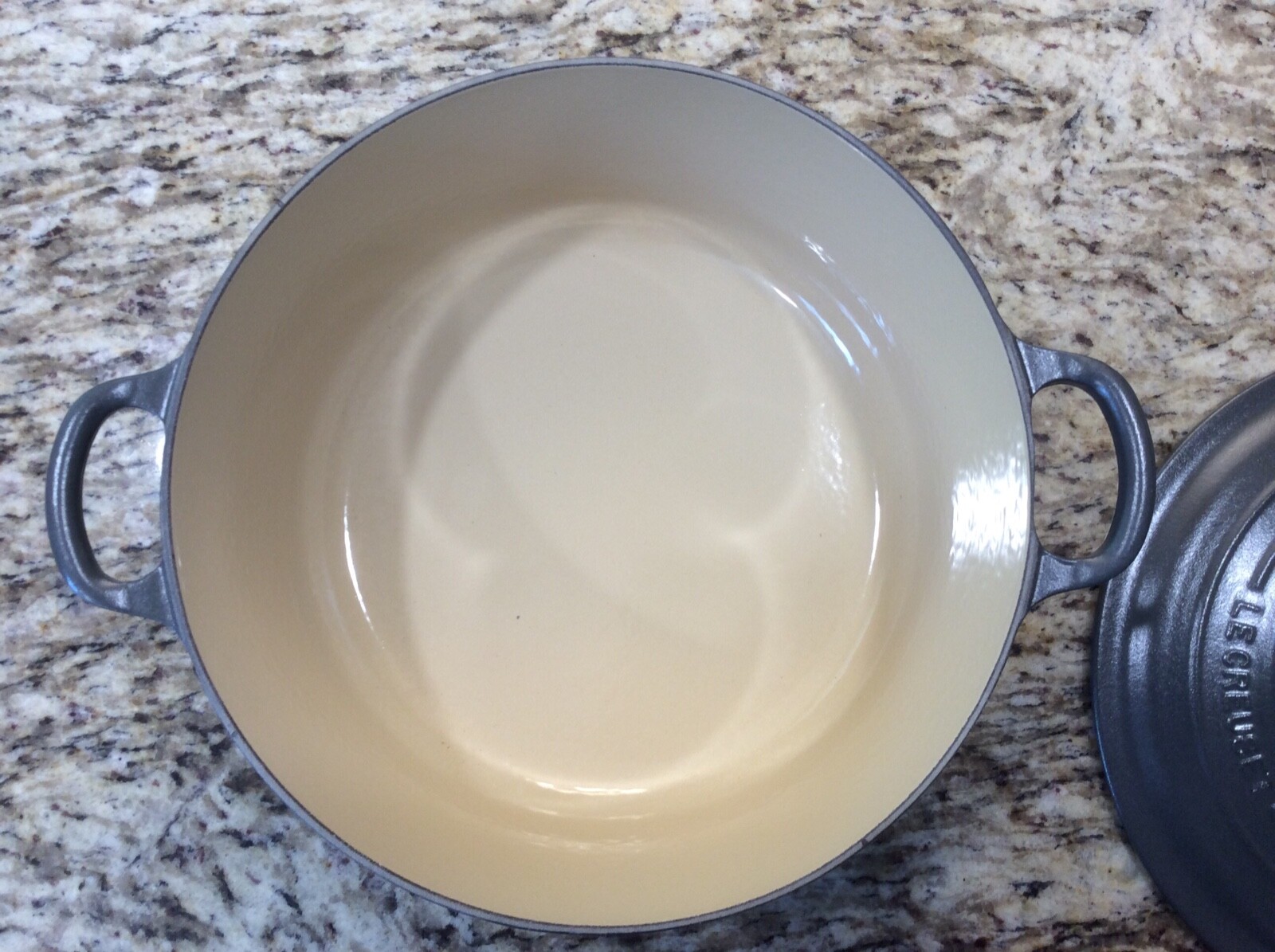 RARE! Le Creuset GRANITE Gray Enameled Cast Iron Round Dutch Oven 7.25 qt 6.7L