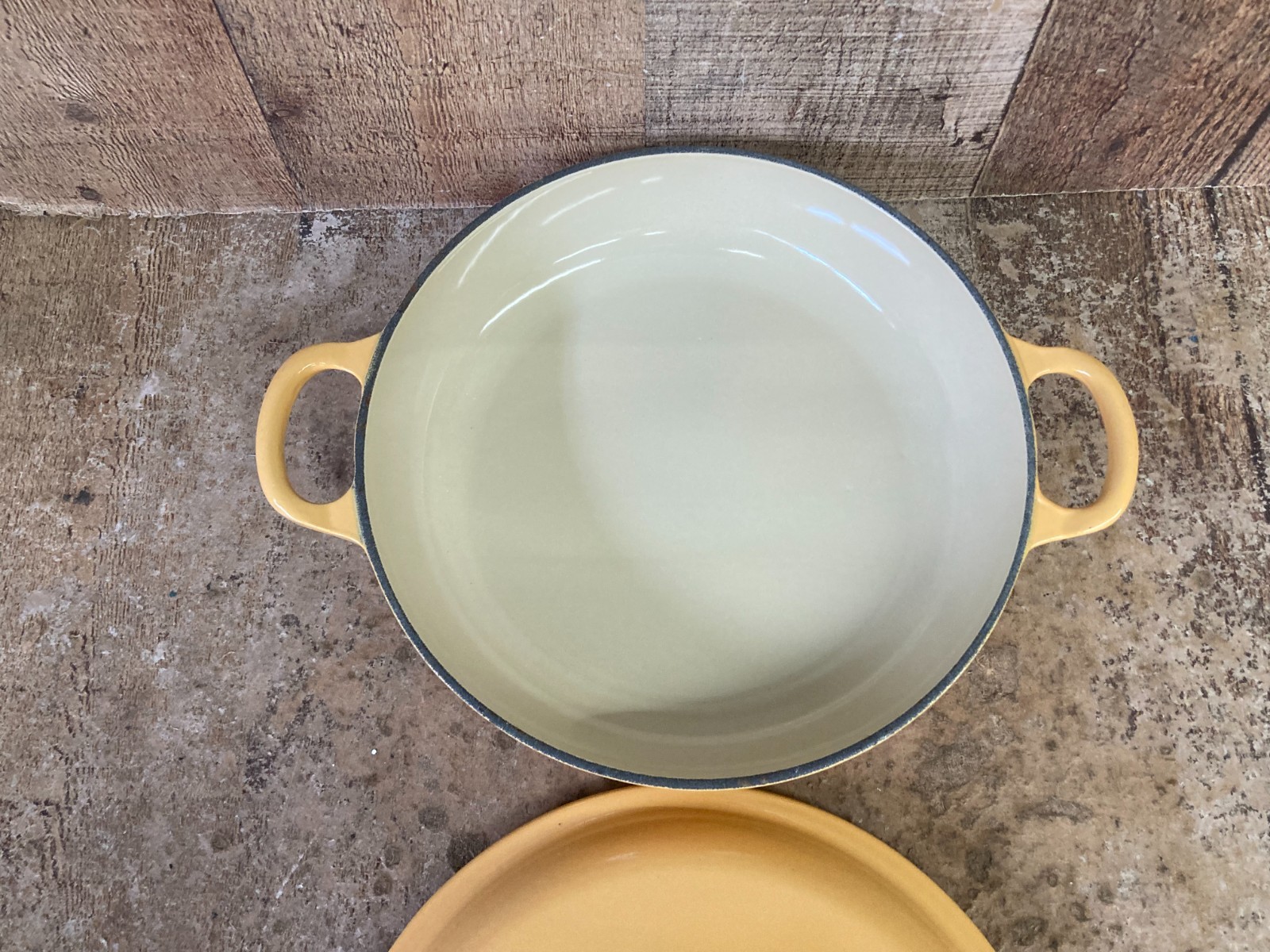 Le Creuset Shallow Casserole Braiser 22cm 8-2/3in 1.5Qt Enamel Cast Iron