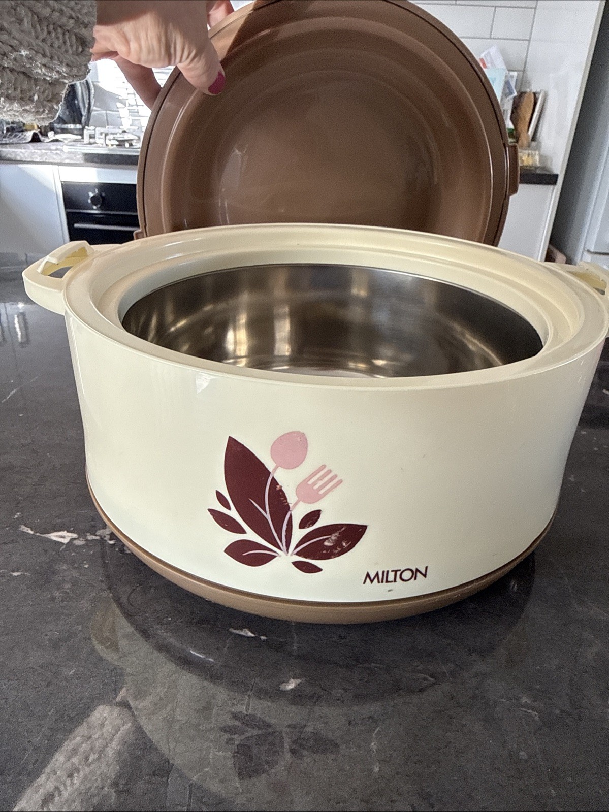 MILTON Orchid 7500 Inner Steel Casserole, 6.71 litres, Dark Brown