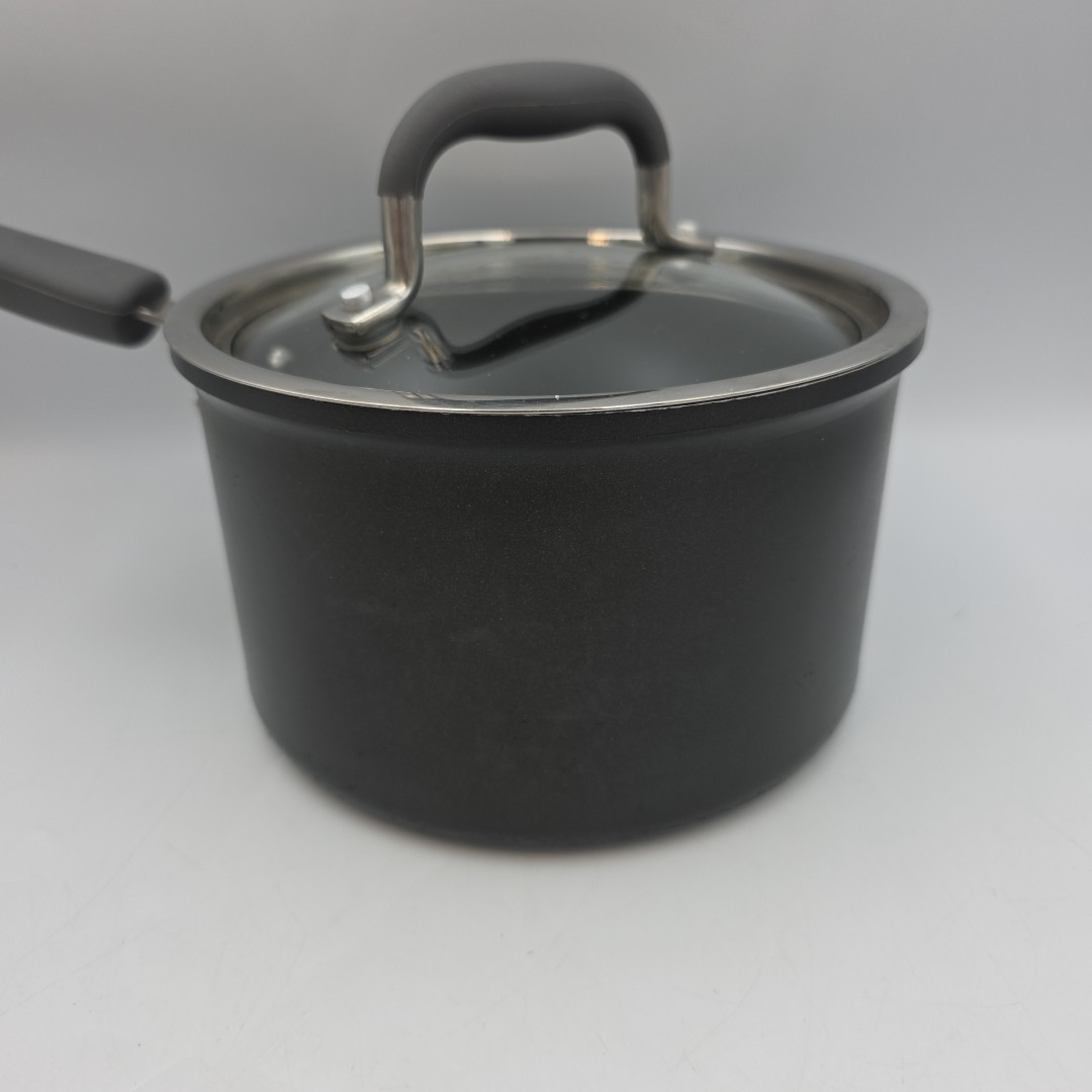 Pampered Chef Professional Pot Non-Stick 3 Qt 2.8L Sauce Pan With Lid Gray