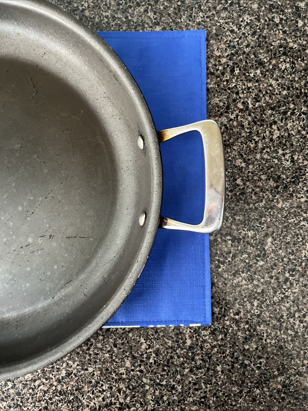 All-Clad HA1 Hard Anodized Nonstick PFOA Free 12″ Frying Pan Sturdy