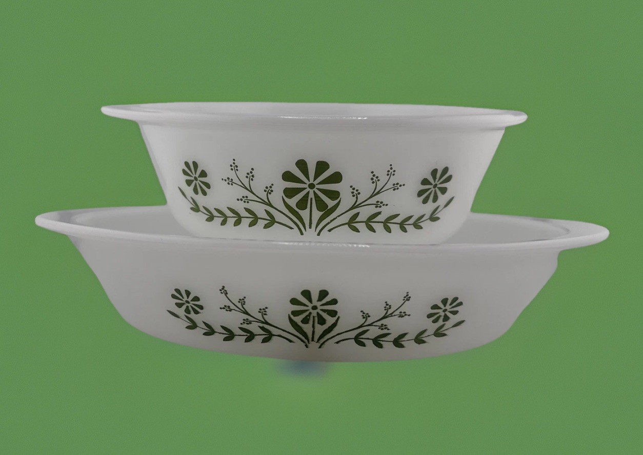 Set Glasbake Green Daisy Milk Glass 10” Divided J2352 Dish & 5I4 Casserole